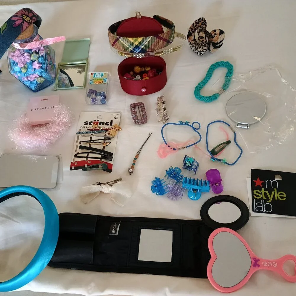 Package of Hair & Beauty Accessories, Jewelry, Headbands & More.One bundle price - Picture 5 of 10
